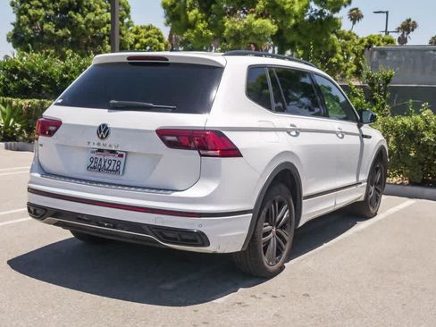 Used 2022 Volkswagen Tiguan SE R-Line FWD image 9
