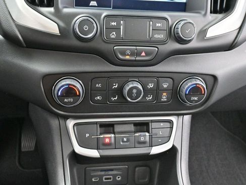 Used 2023 GMC Terrain SLT w/ Elevation Edition image 25