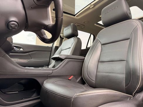 Used 2021 GMC Acadia Denali w/ Denali Technology Package FWD image 32