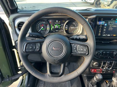 Used 2024 Jeep Wrangler Unlimited AWD/4WD image 11