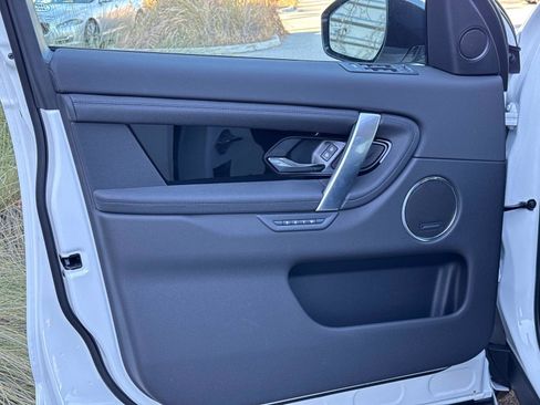 Certified 2025 Land Rover Discovery Sport S image 17