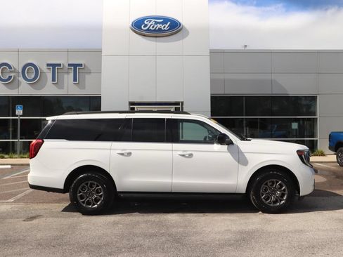 Used 2025 Ford Expedition Max Active AWD/4WD image 18