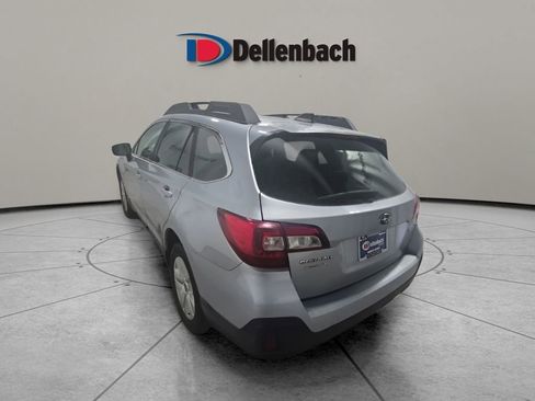 Used 2018 Subaru Outback 2.5i Premium image 3