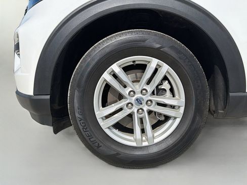 Used 2023 Ford Explorer XLT RWD image 33