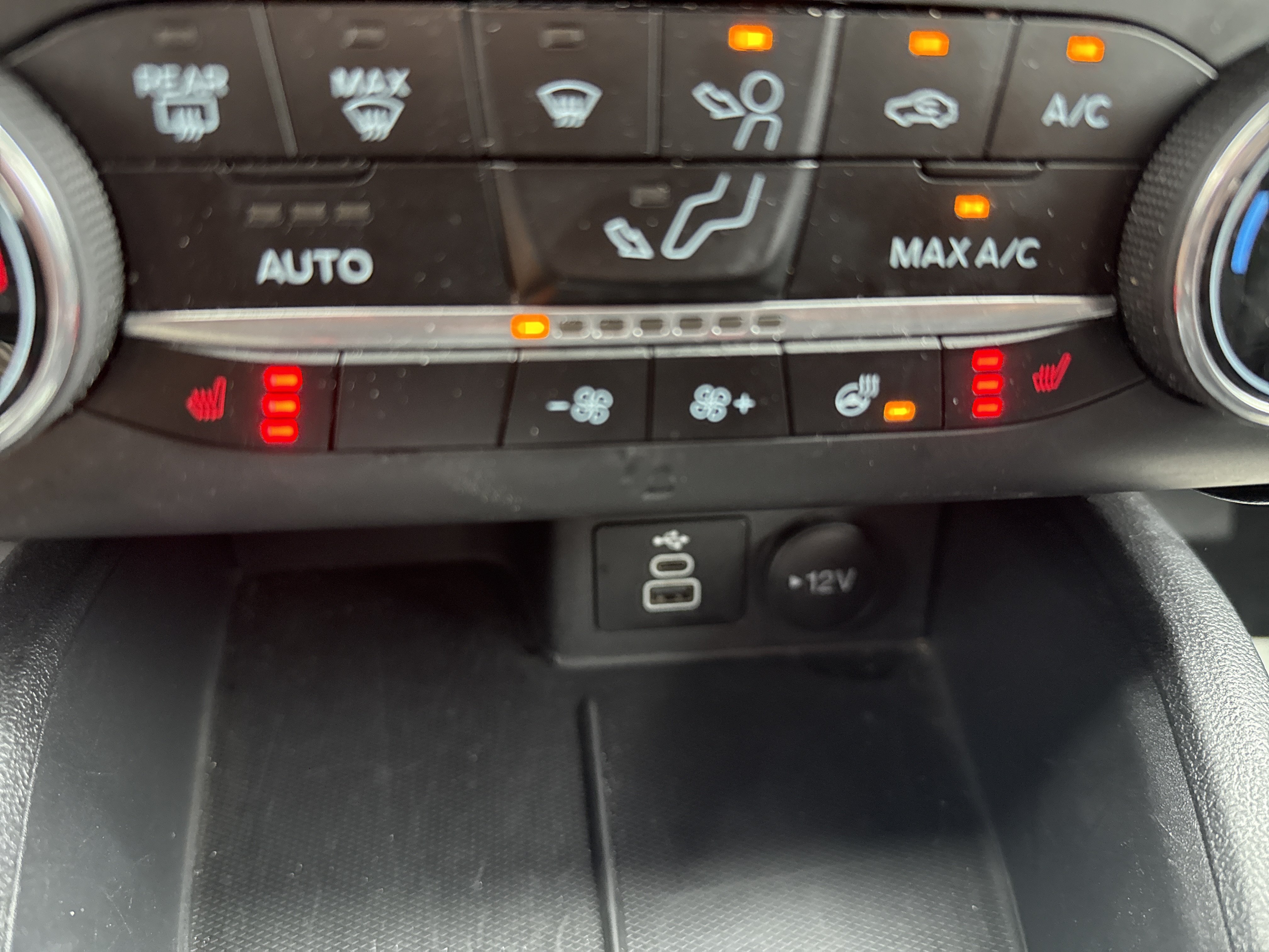 Used 2025 Ford Escape ST-Line Select AWD/4WD image 27