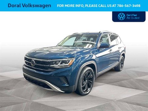 Certified 2022 Volkswagen Atlas SE w/ Black Wheel Package image 4