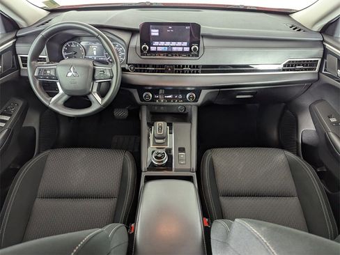Used 2022 Mitsubishi Outlander ES image 15