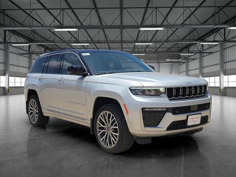 New 2026 Jeep Grand Cherokee Summit AWD/4WD image 6