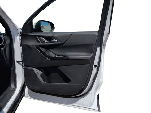 Used 2025 Chevrolet Equinox LT w/ Convenience Package II FWD image 17