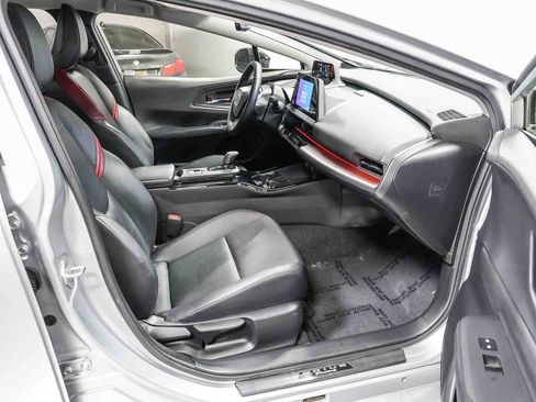 Used 2023 Toyota Prius Prime FWD image 16