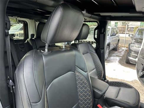 Certified 2020 Jeep Wrangler Unlimited Sahara image 29