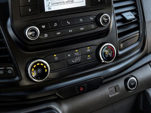 Used 2020 Ford Transit 250 Medium Roof w/ Load Area Protection Package image 23