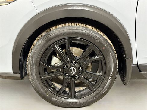 Used 2023 Nissan Kicks SR w/ SR Premium Package image 28