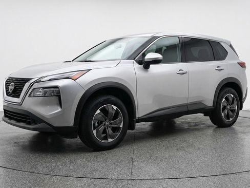 Used 2025 Nissan Rogue SV AWD/4WD image 3