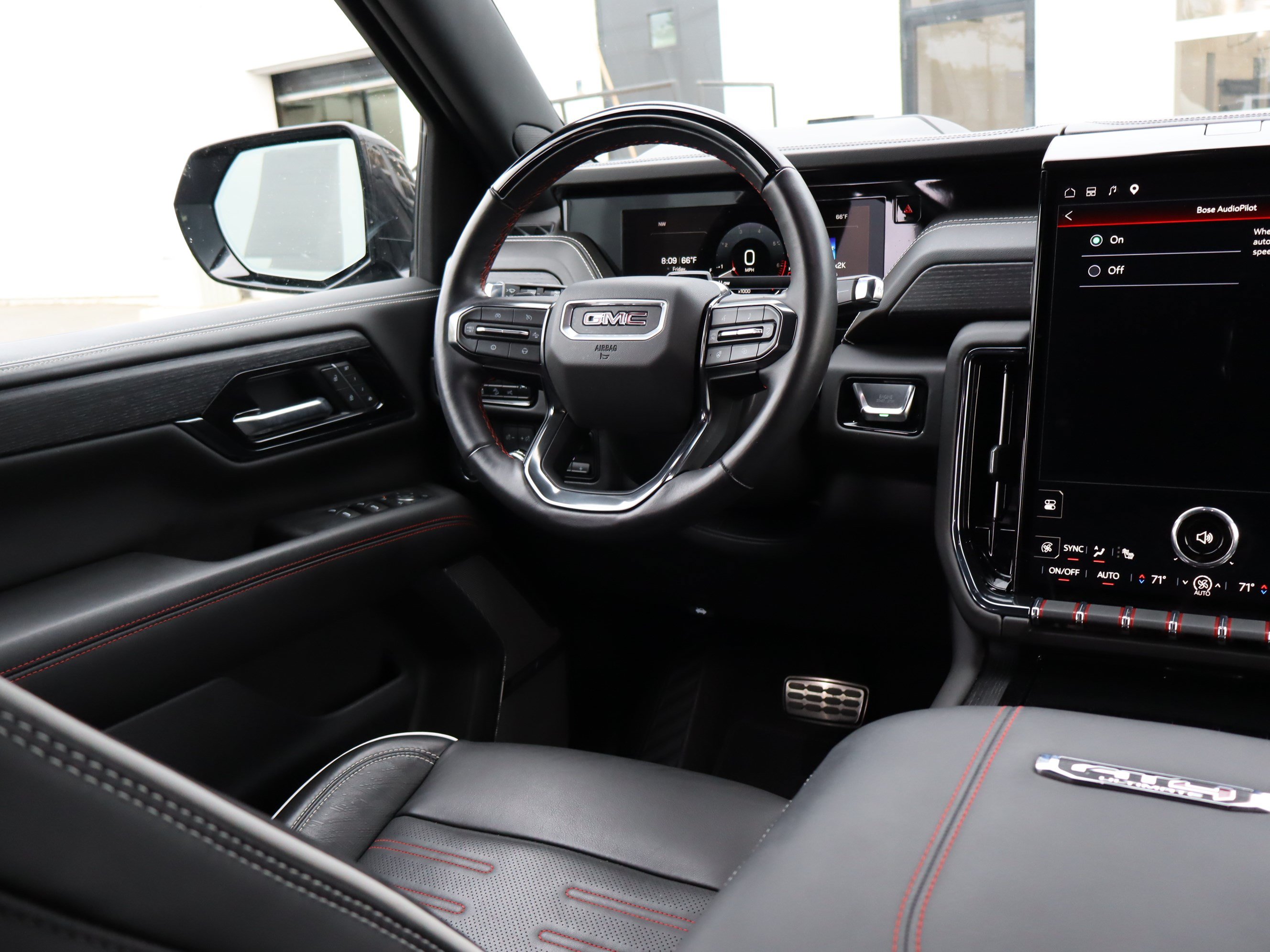 Used 2025 GMC Yukon AT4 Ultimate AWD/4WD image 16