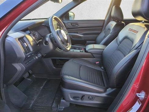 Used 2024 Nissan Pathfinder Rock Creek image 11