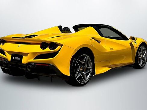 Used 2022 Ferrari F8 Tributo RWD image 7