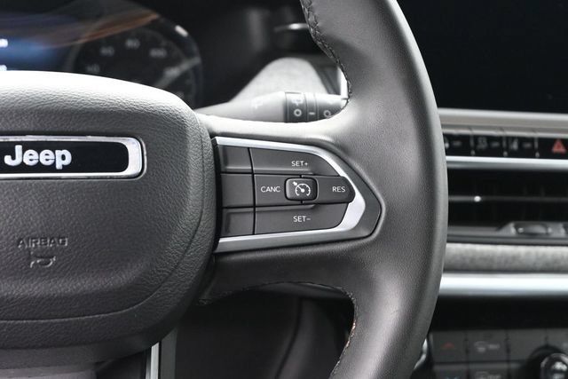 Used 2024 Jeep Compass Latitude AWD/4WD image 29