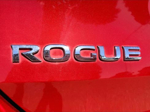 Used 2017 Nissan Rogue S FWD image 10