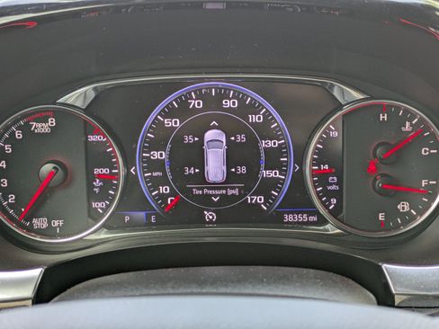 Used 2023 Chevrolet Traverse Premier FWD image 27