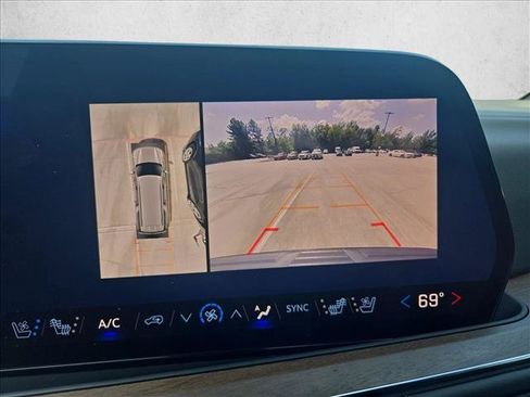 Used 2025 Chevrolet Suburban High Country AWD/4WD image 14