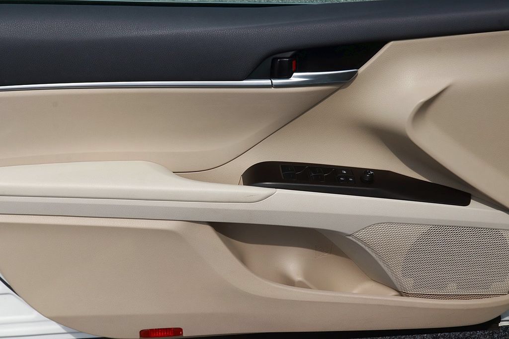Used 2023 Toyota Camry LE FWD image 10