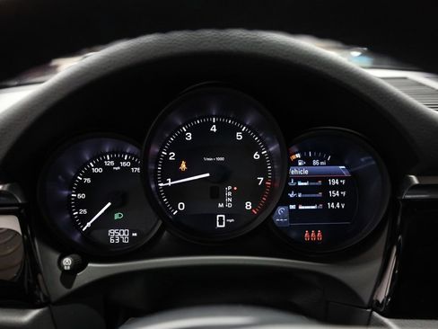 Used 2023 Porsche Macan image 86