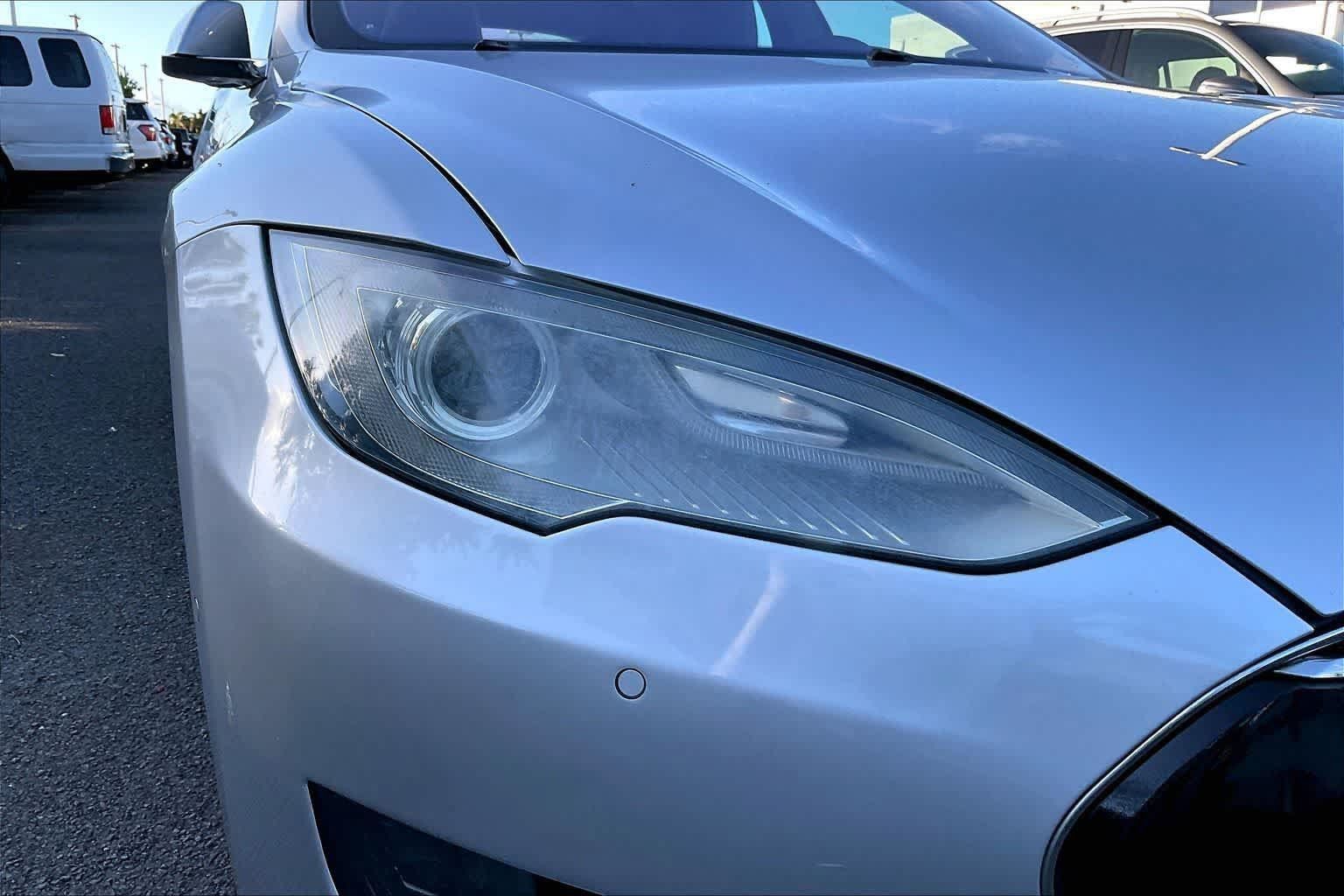 Used 2016 Tesla Model S 70 RWD image 31