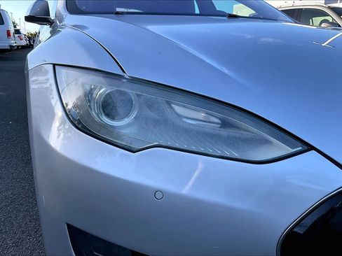 Used 2016 Tesla Model S 70 RWD image 31