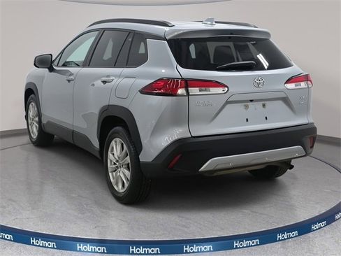 Certified 2024 Toyota Corolla Cross LE image 7