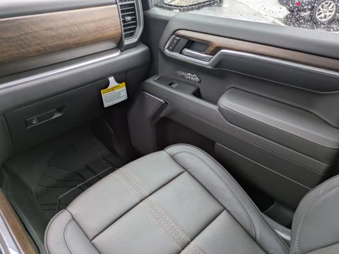 New 2026 Chevrolet Silverado 1500 High Country AWD/4WD image 9