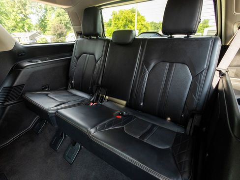 Used 2019 Ford Expedition Platinum AWD/4WD image 34