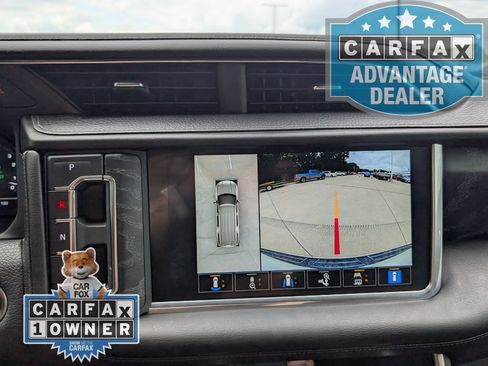 Used 2023 GMC Yukon XL Denali AWD/4WD image 9