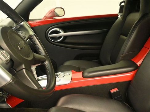Used 2004 Chevrolet SSR w/ Preferred Equipment Group image 16