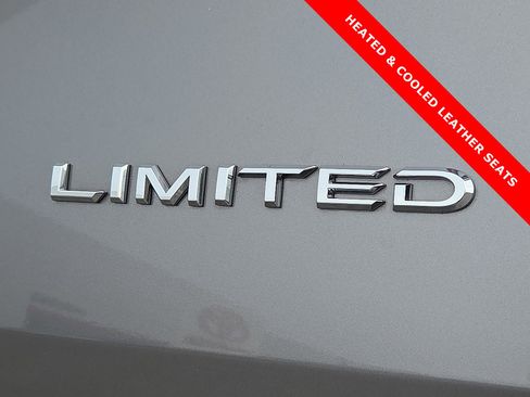 Used 2025 Toyota Grand Highlander AWD Hybrid image 8