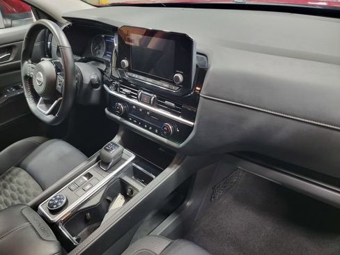 Used 2022 Nissan Pathfinder SV w/ Cargo Package AWD/4WD image 17