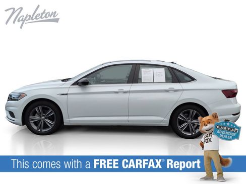 Used 2021 Volkswagen Jetta R-Line w/ R-Line Cold Weather Package FWD image 2