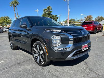 New 2025 Mitsubishi Outlander SE