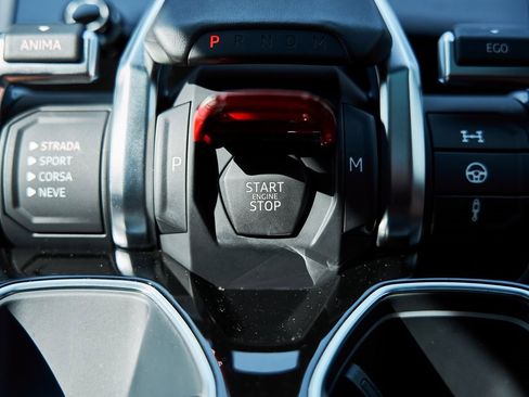 Used 2023 Lamborghini Urus S image 72