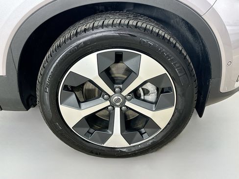 Used 2026 Volvo XC40 B5 Plus w/ Protection Package Premier AWD/4WD image 10
