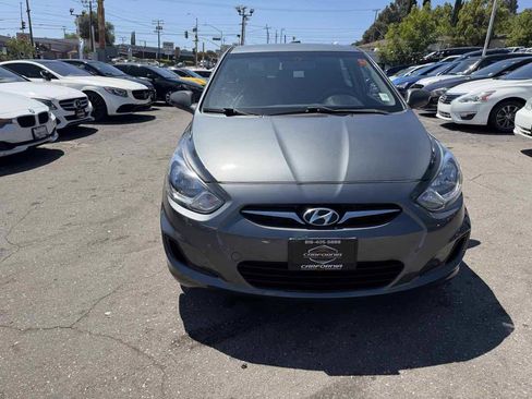 Used 2013 Hyundai Accent GS FWD image 2