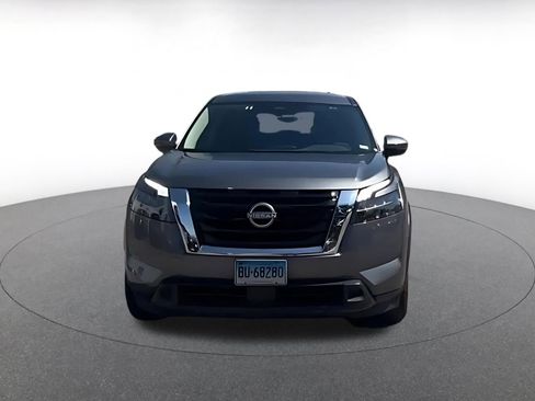 Used 2025 Nissan Pathfinder SV FWD image 4