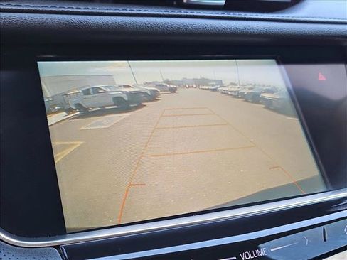 Used 2018 Cadillac XT5 Premium Luxury FWD image 19