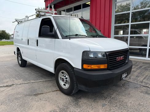 Used 2022 GMC Savana 2500 w/ Driver Convenience Package RWD image 2