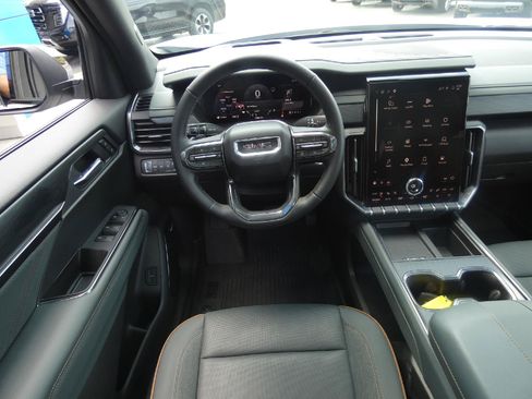Certified 2025 GMC Acadia AT4 w/ Luxury Package AWD/4WD image 14