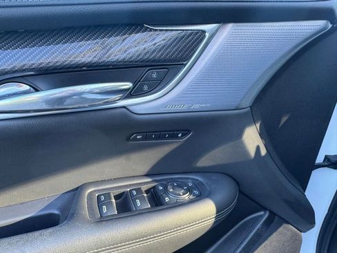 Used 2023 Cadillac XT6 Sport w/ Technology Package image 12