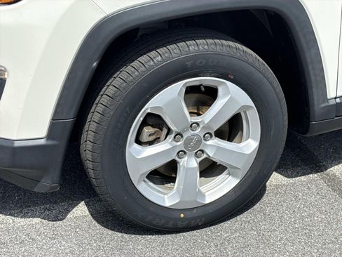Used 2018 Jeep Compass Latitude w/ Popular Equipment Group AWD/4WD image 7