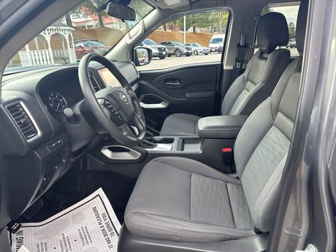 Used 2023 Nissan Frontier SV w/ Technology Package image 10