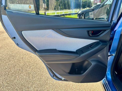 Used 2019 Subaru Crosstrek 2.0i Premium AWD/4WD image 18