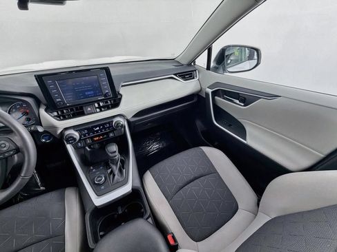 Used 2022 Toyota RAV4 XLE w/ XLE Grade Weather Package AWD/4WD image 12